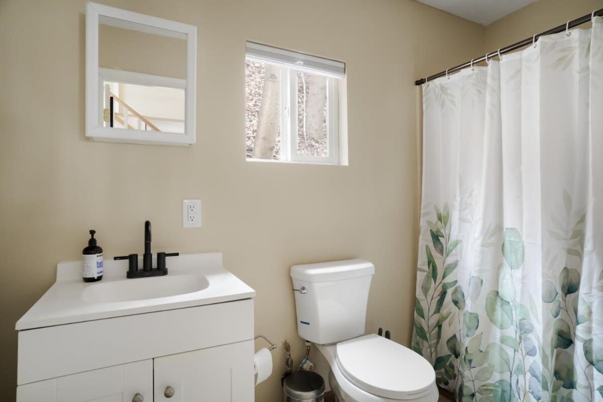 Modern Mountain Cottage W Hot Tub, Fire Pit, Wifi Inwood Dış mekan fotoğraf