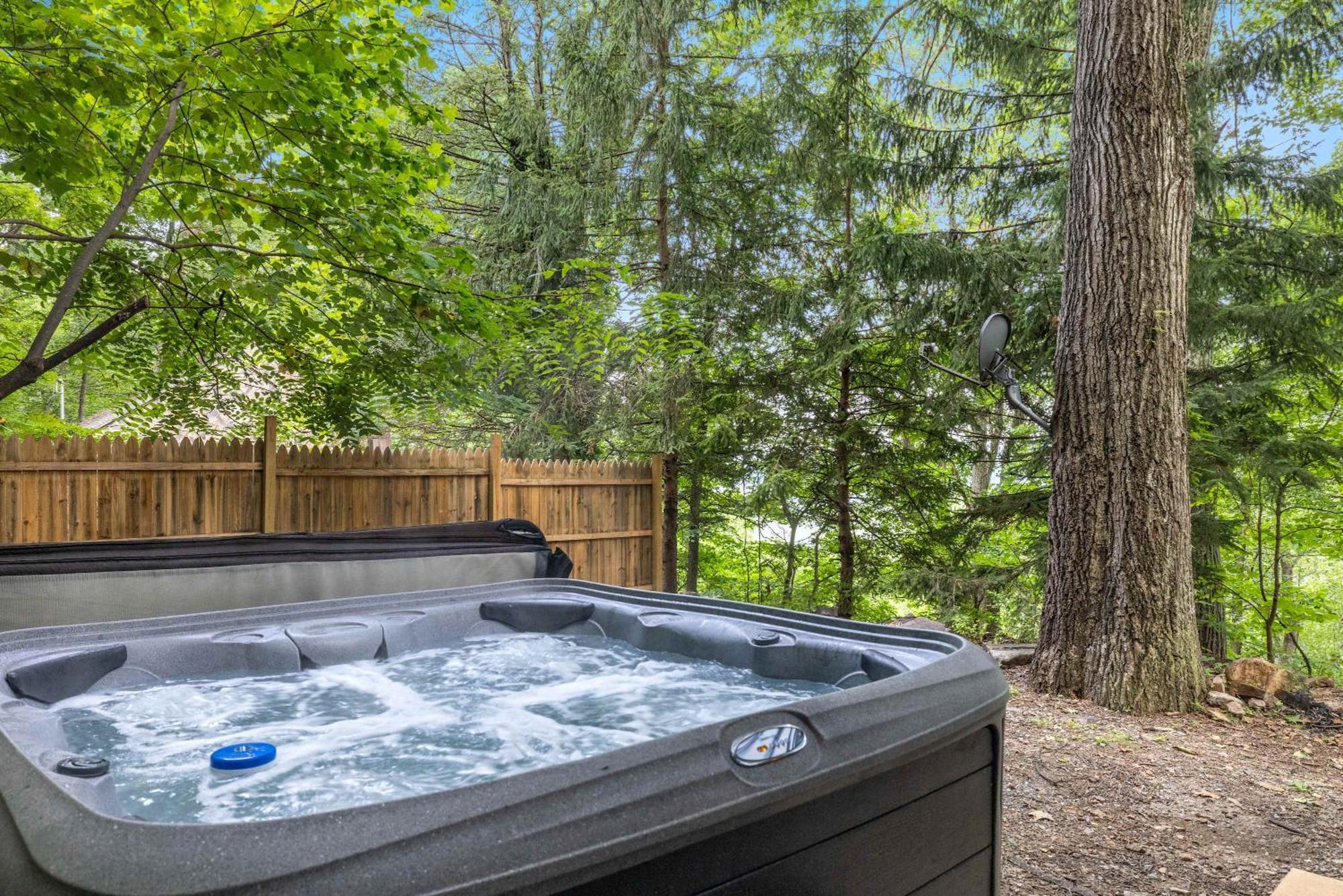 Modern Mountain Cottage W Hot Tub, Fire Pit, Wifi Inwood Dış mekan fotoğraf